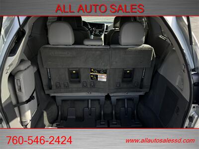 2019 Toyota Sienna XLE Premium 8-Passenger   - Photo 31 - Escondido, CA 92029