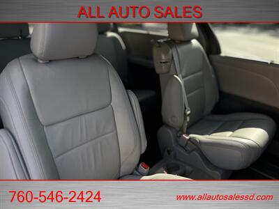 2019 Toyota Sienna XLE Premium 8-Passenger   - Photo 28 - Escondido, CA 92029
