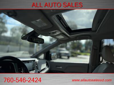 2019 Toyota Sienna XLE Premium 8-Passenger   - Photo 35 - Escondido, CA 92029