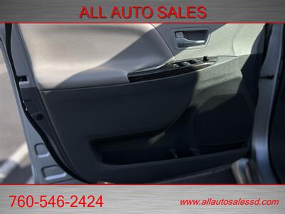 2019 Toyota Sienna XLE Premium 8-Passenger   - Photo 38 - Escondido, CA 92029