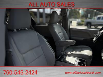 2019 Toyota Sienna XLE Premium 8-Passenger   - Photo 25 - Escondido, CA 92029