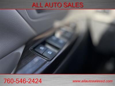 2019 Toyota Sienna XLE Premium 8-Passenger   - Photo 20 - Escondido, CA 92029