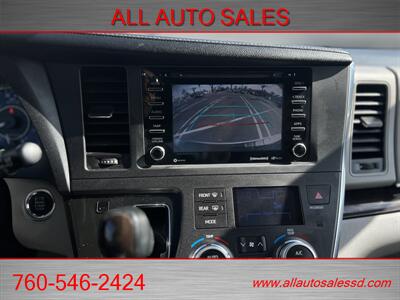 2019 Toyota Sienna XLE Premium 8-Passenger   - Photo 16 - Escondido, CA 92029