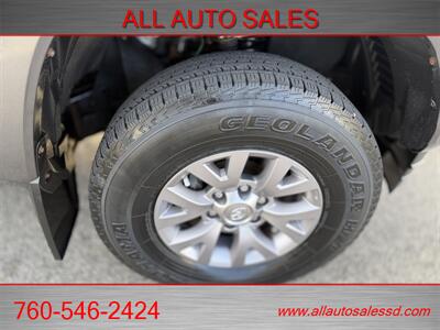 2018 Toyota Tacoma SR5 V6   - Photo 35 - Escondido, CA 92029