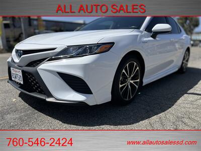 2020 Toyota Camry Hybrid SE   - Photo 2 - Escondido, CA 92029