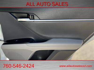 2020 Toyota Camry Hybrid SE   - Photo 33 - Escondido, CA 92029