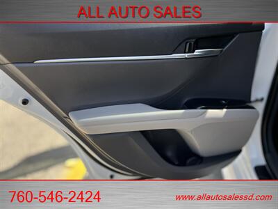 2020 Toyota Camry Hybrid SE   - Photo 32 - Escondido, CA 92029