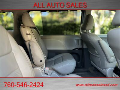 2015 Toyota Sienna XLE 8-Passenger   - Photo 26 - Escondido, CA 92029