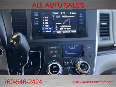 2015 Toyota Sienna XLE 8-Passenger   - Photo 18 - Escondido, CA 92029