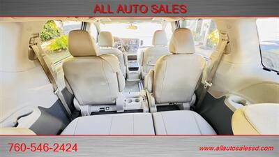 2015 Toyota Sienna XLE 8-Passenger   - Photo 30 - Escondido, CA 92029