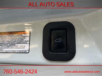 2015 Toyota Sienna XLE 8-Passenger   - Photo 12 - Escondido, CA 92029