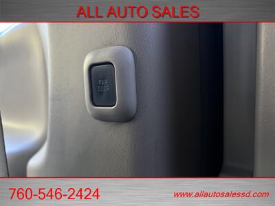 2015 Toyota Sienna XLE 8-Passenger   - Photo 31 - Escondido, CA 92029