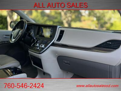 2015 Toyota Sienna XLE 8-Passenger   - Photo 17 - Escondido, CA 92029
