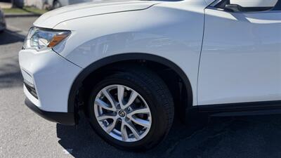 2020 Nissan Rogue S - Photo 2 - Escondido, CA 92029