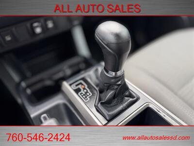 2019 Toyota Tacoma SR5 V6   - Photo 15 - Escondido, CA 92029