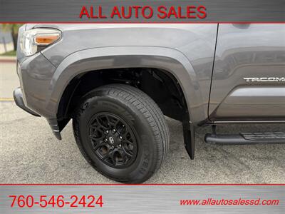 2019 Toyota Tacoma SR5 V6   - Photo 2 - Escondido, CA 92029