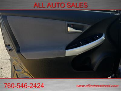 2013 Toyota Prius Plug-in Hybrid   - Photo 29 - Escondido, CA 92029