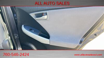 2013 Toyota Prius Plug-in Hybrid   - Photo 32 - Escondido, CA 92029