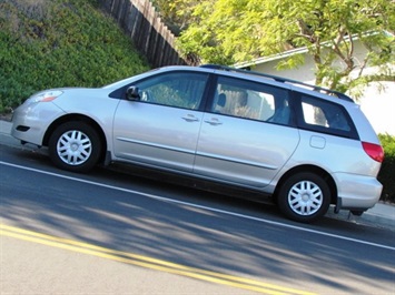 2004 Toyota Sienna LE 8 Passenger   - Photo 1 - San Diego, CA 92126