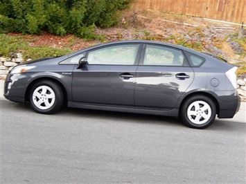 2010 Toyota Prius IV  Solar PKG - Photo 1 - San Diego, CA 92126