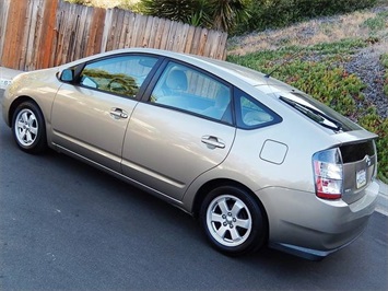 2005 Toyota Prius Package 5   - Photo 10 - San Diego, CA 92126