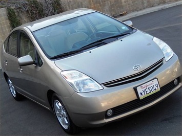 2005 Toyota Prius Package 5   - Photo 4 - San Diego, CA 92126