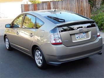 2005 Toyota Prius Package 5   - Photo 9 - San Diego, CA 92126