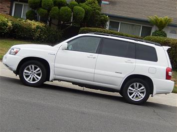 2006 Toyota Highlander Hybrid Limited   - Photo 1 - San Diego, CA 92126