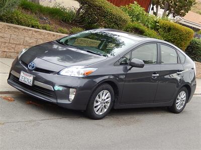 2014 Toyota Prius Plug-in Hybrid   - Photo 2 - San Diego, CA 92126