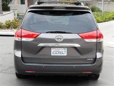 2011 Toyota Sienna Limited 7-Passenger   - Photo 7 - San Diego, CA 92126