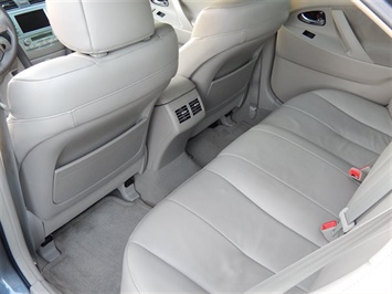 2007 Toyota Camry Hybrid   - Photo 13 - San Diego, CA 92126