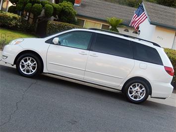 2005 Toyota Sienna XLE 7 Passenger   - Photo 1 - San Diego, CA 92126