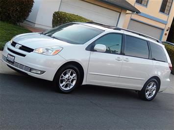 2005 Toyota Sienna XLE 7 Passenger   - Photo 2 - San Diego, CA 92126