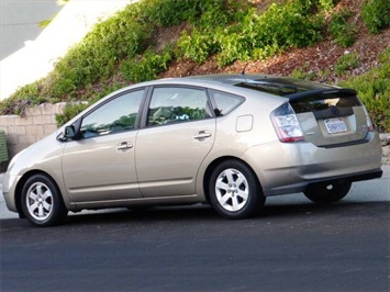 2004 Toyota Prius 1 Owner   - Photo 1 - San Diego, CA 92126