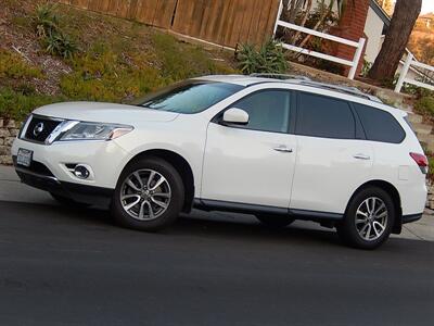 2014 Nissan Pathfinder SV   - Photo 2 - San Diego, CA 92126