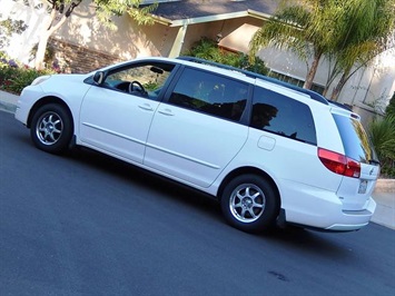 2004 Toyota Sienna LE 7 Passenger   - Photo 2 - San Diego, CA 92126