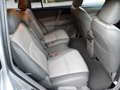 2010 Toyota Highlander   - Photo 9 - San Diego, CA 92126