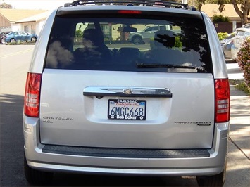 2010 Chrysler Town & Country Touring   - Photo 4 - San Diego, CA 92126