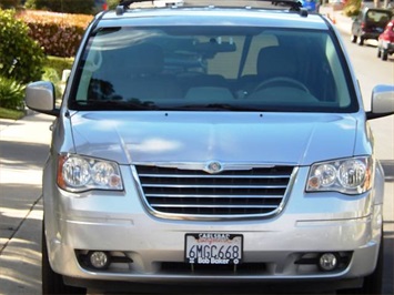 2010 Chrysler Town & Country Touring   - Photo 10 - San Diego, CA 92126