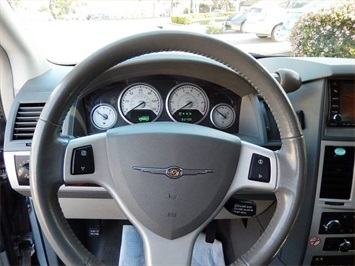 2010 Chrysler Town & Country Touring   - Photo 23 - San Diego, CA 92126