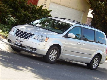 2010 Chrysler Town & Country Touring   - Photo 8 - San Diego, CA 92126