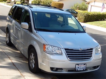 2010 Chrysler Town & Country Touring   - Photo 11 - San Diego, CA 92126