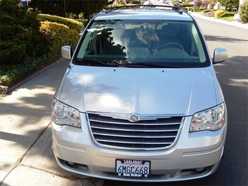 2010 Chrysler Town & Country Touring   - Photo 12 - San Diego, CA 92126