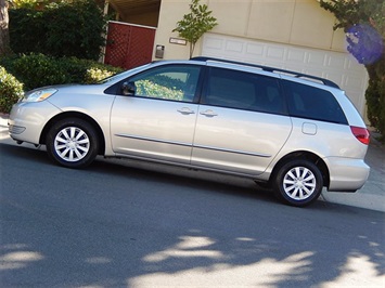 2005 Toyota Sienna LE 8 Passenger   - Photo 1 - San Diego, CA 92126