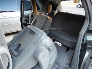 2005 Toyota Sienna LE 7 Passenger   - Photo 21 - San Diego, CA 92126