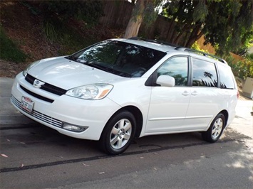 2004 Toyota Sienna XLE  - 1 OWNER !!   - Photo 1 - San Diego, CA 92126