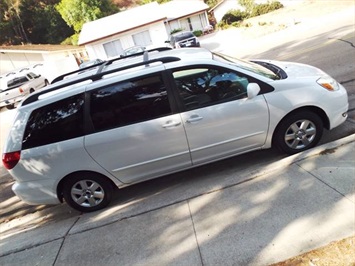 2004 Toyota Sienna XLE  - 1 OWNER !!   - Photo 12 - San Diego, CA 92126