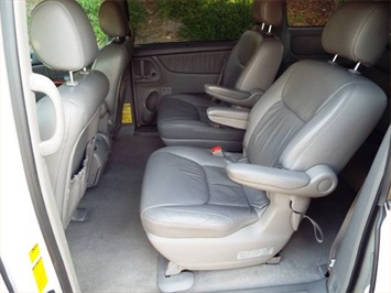 2004 Toyota Sienna XLE  - 1 OWNER !!   - Photo 15 - San Diego, CA 92126