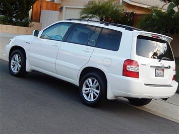 2006 Toyota Highlander Hybrid Limited   - Photo 10 - San Diego, CA 92126