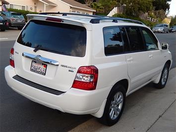 2006 Toyota Highlander Hybrid Limited   - Photo 8 - San Diego, CA 92126